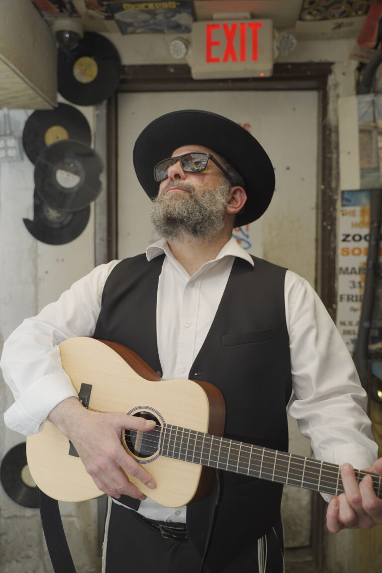 Gedalya Folk Rock Rabbi – ‘Waiting for Redemption’