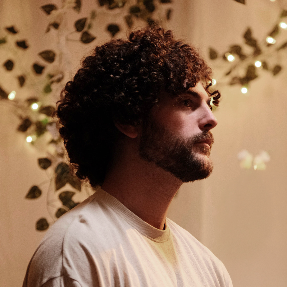 bardz – “Hold me close”