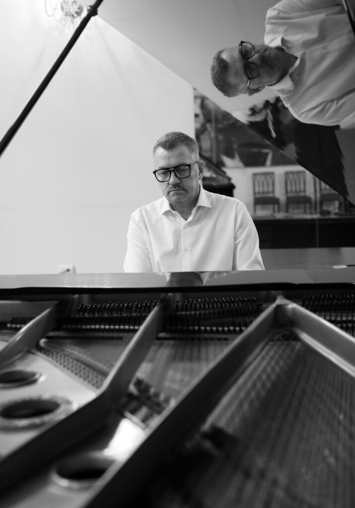 GatiS – “Remember Me. Theme”