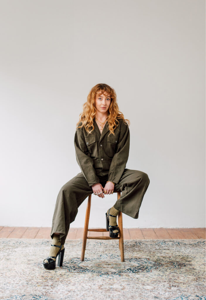 AUNCE – “Walking Through Walls”