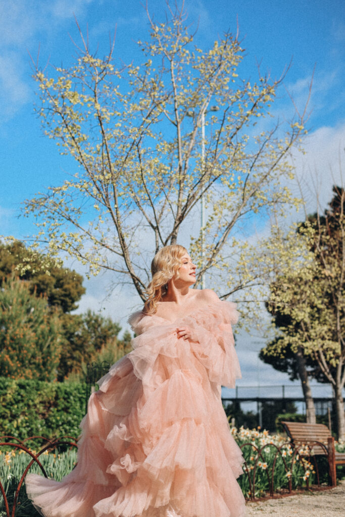 Elissa Parsons – “In Between”