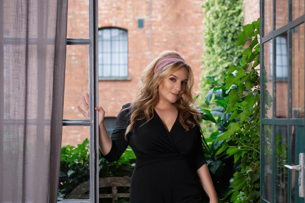 Sasha Joy – “To Stay”