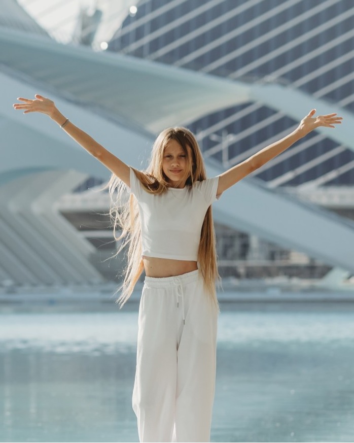 Amelina – “Step By Step”