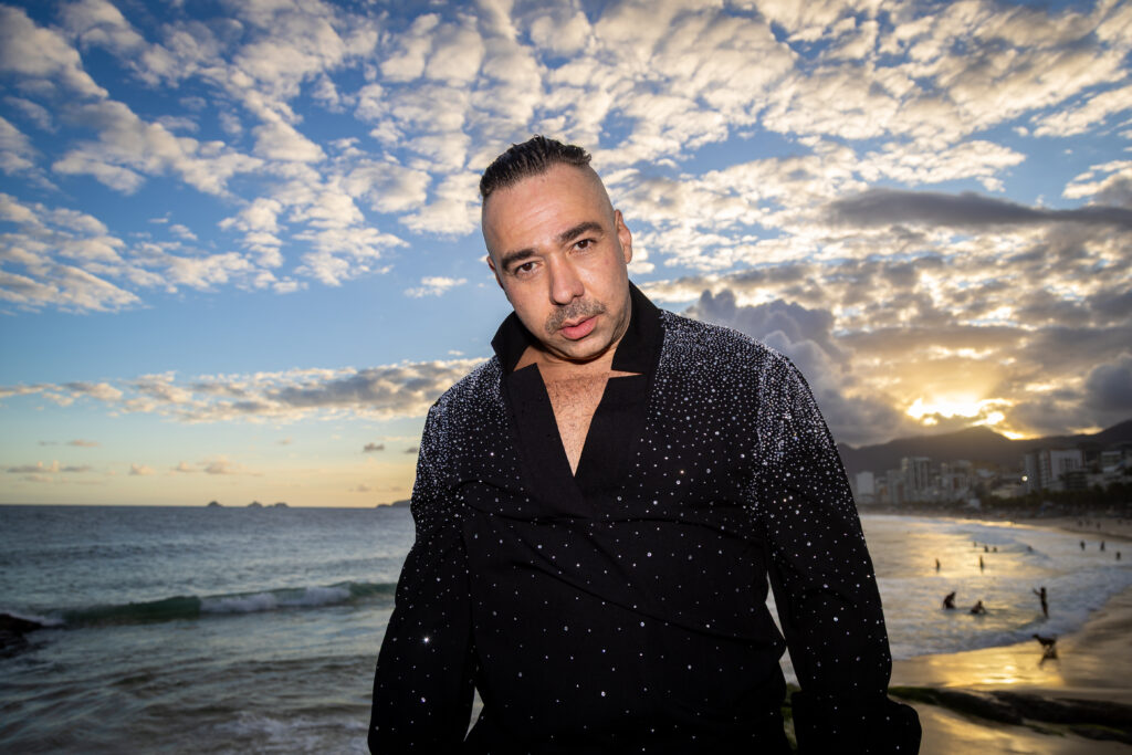 Leopold Nunan – “FELIZ NAVIDAD”