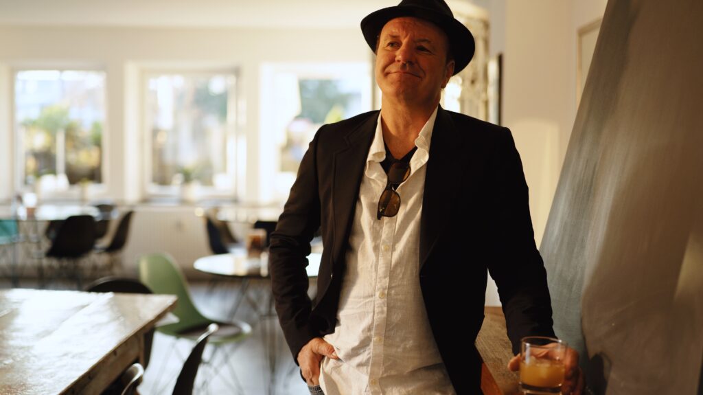 Peter Martin Voy – “Safe With Me”