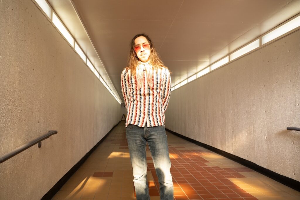 Hollow Star – “Listen”