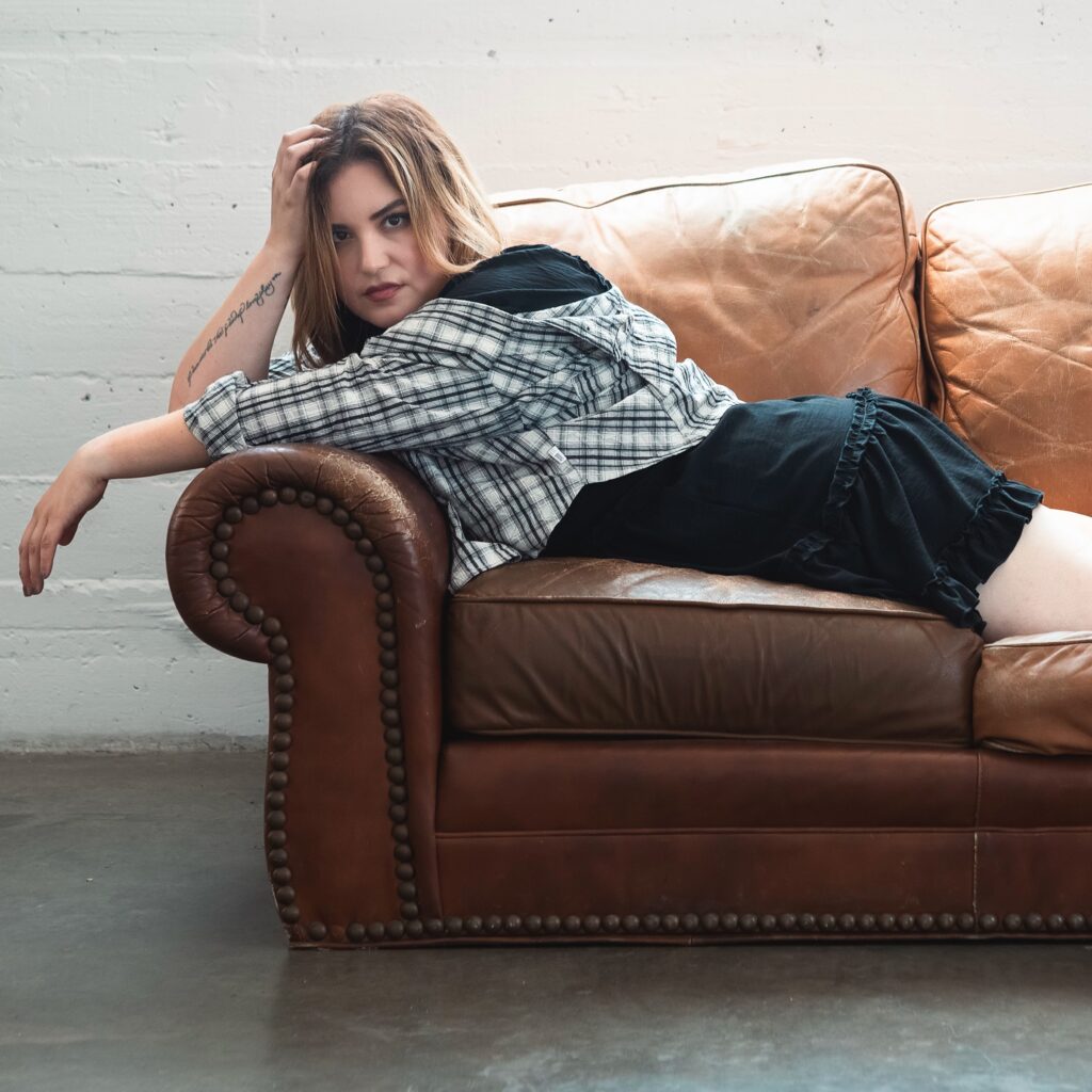 Reina Mora – “Bad Decision” Music Video