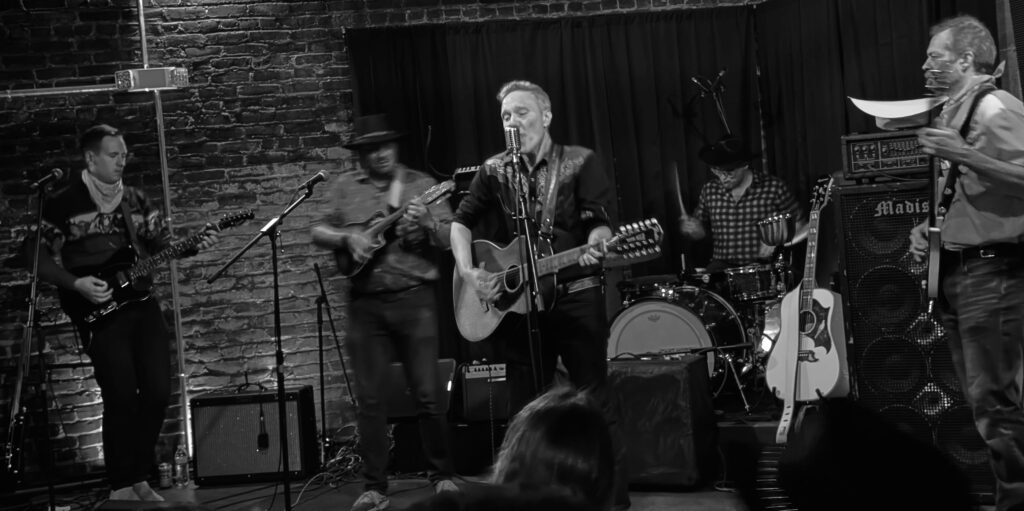 Hi Ho, Six Shooter! – “Close as Kin”