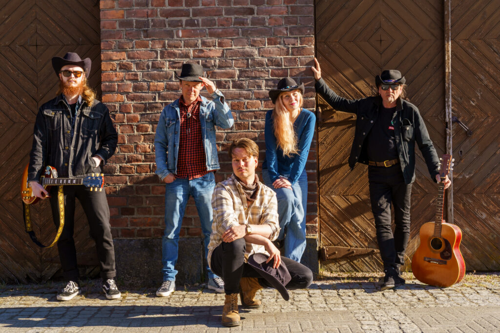 Grainville Train – “New Hand to Hold”