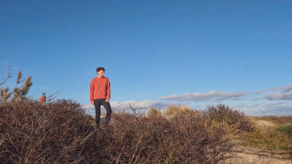 Zoe Konez – “Everything’s Fine”