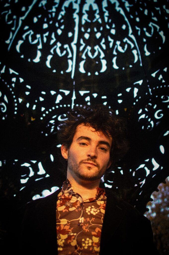 Tom Emlyn – “Passing Craze”