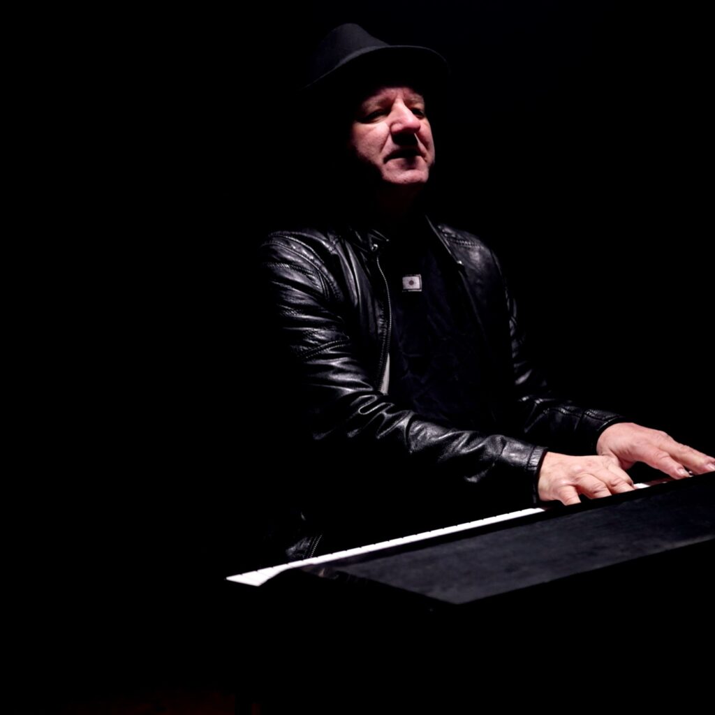 Peter Martin Voy – “I See You”