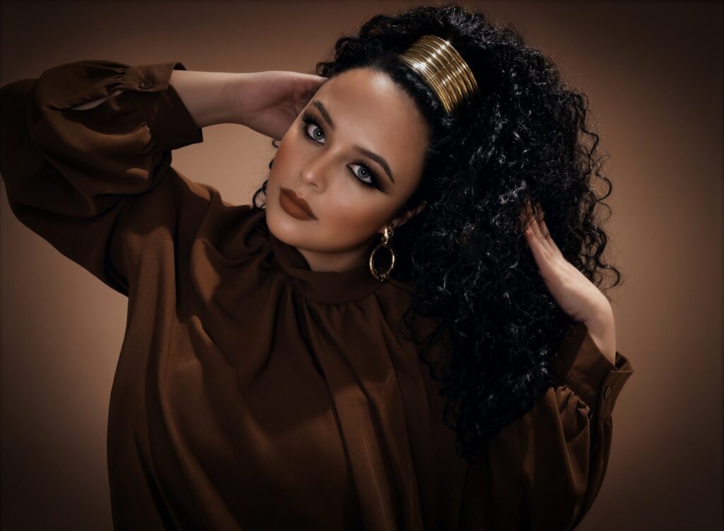 TaniA Kyllikki – “HUMAN”
